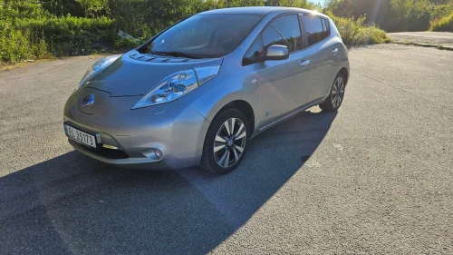 NISSAN LEAF Tekna
