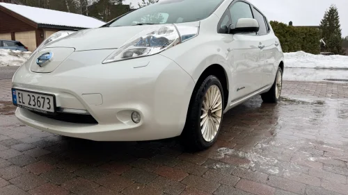 NISSAN LEAF Tekna