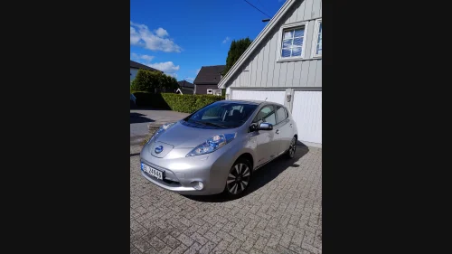 NISSAN LEAF