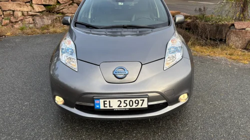NISSAN LEAF Tekna