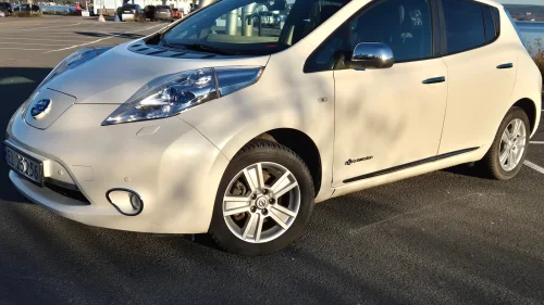 NISSAN LEAF Tekna