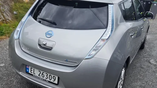 NISSAN LEAF Tekna
