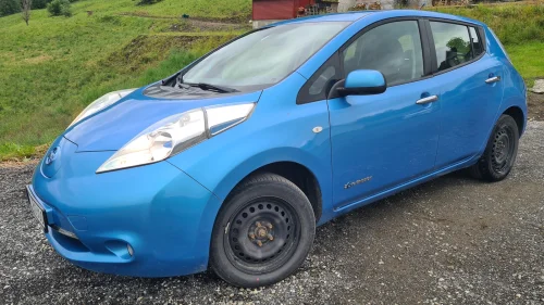 NISSAN LEAF