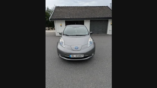NISSAN LEAF