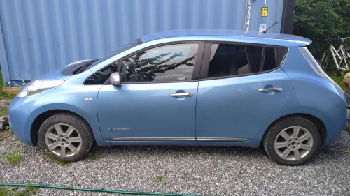 NISSAN LEAF