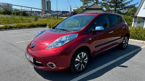 NISSAN LEAF Tekna