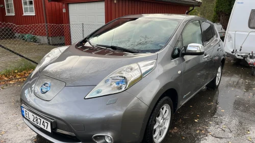 NISSAN LEAF
