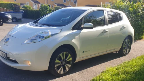 NISSAN LEAF Tekna