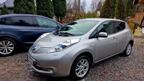 NISSAN LEAF LEAF