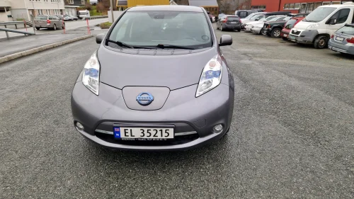 NISSAN LEAF Tekna