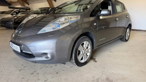NISSAN LEAF 24Kwh/Acenta/10-12 streker/2 hjulsett