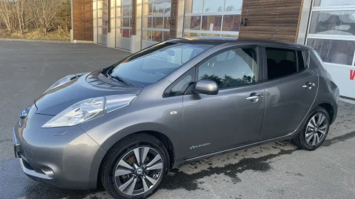 NISSAN LEAF