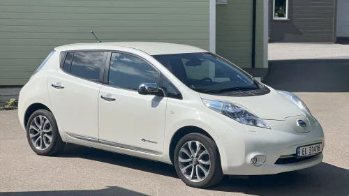 NISSAN LEAF Tekna