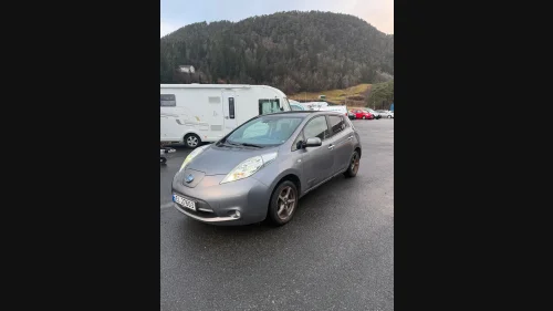 NISSAN LEAF Tekna