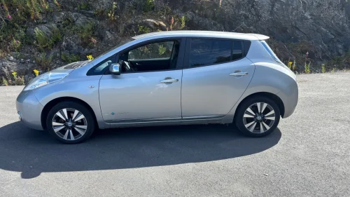 NISSAN LEAF Tekna