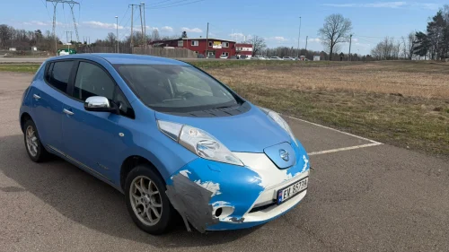 NISSAN LEAF