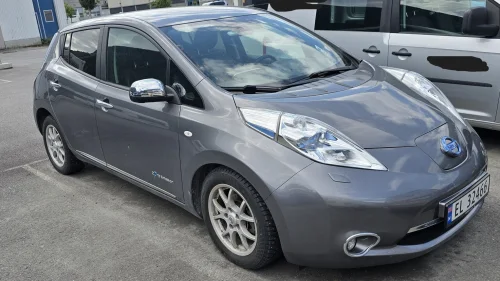 NISSAN LEAF