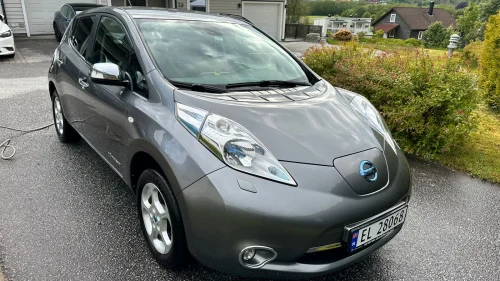 NISSAN LEAF