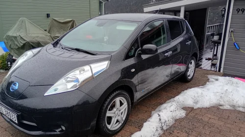 NISSAN LEAF