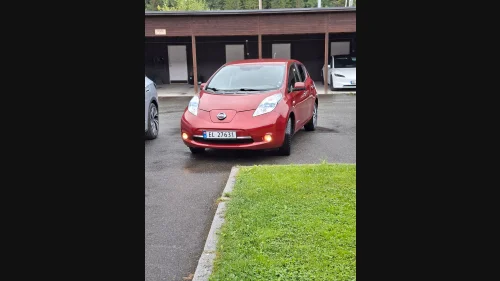 NISSAN LEAF