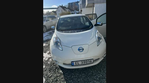 NISSAN LEAF