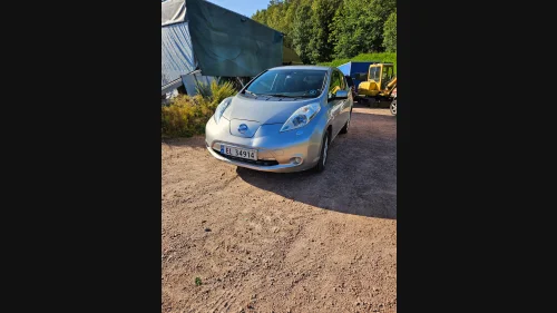 NISSAN LEAF Acenta (K) W/ Solar