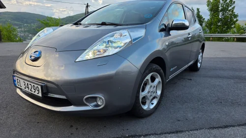 NISSAN LEAF Tekna