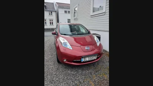 NISSAN LEAF