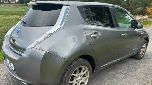 NISSAN LEAF