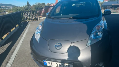 NISSAN LEAF