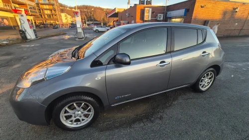 NISSAN LEAF