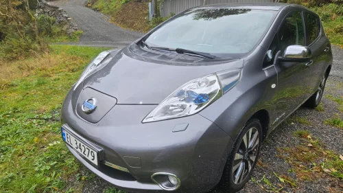 NISSAN LEAF Tekna