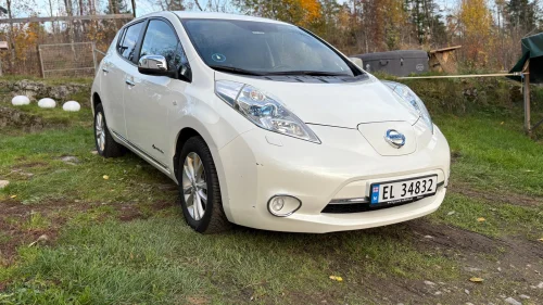 NISSAN LEAF Tekna