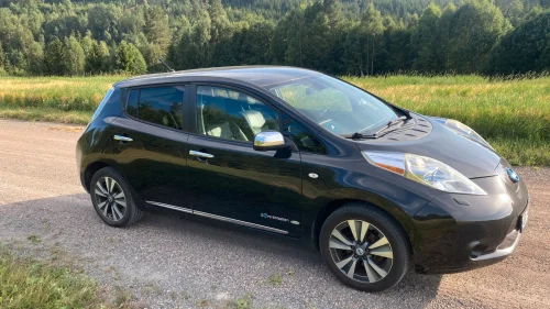NISSAN LEAF Tekna