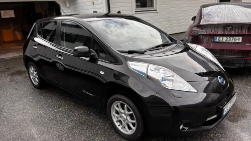NISSAN LEAF