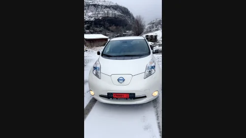 NISSAN LEAF
