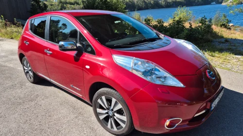 NISSAN LEAF Tekna