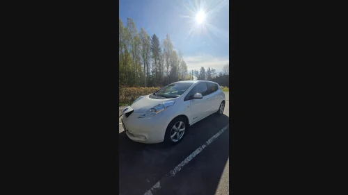 NISSAN LEAF