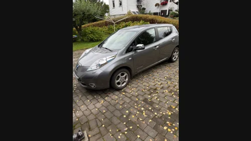 NISSAN LEAF