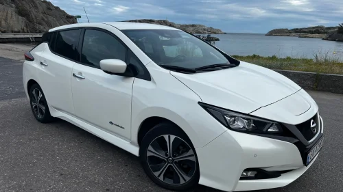 NISSAN LEAF