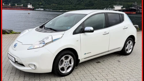 NISSAN LEAF 24 kWh / Oppv. Ratt / Kamera / Navi++