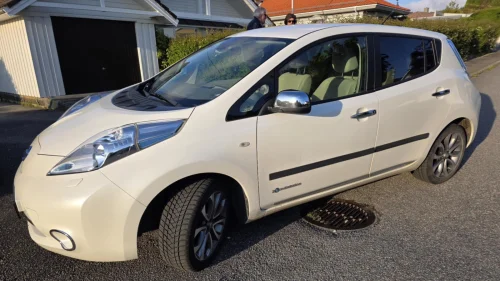 NISSAN LEAF 11/12 streker, 1 eier, R.kam, DAB, Rattvarme, V.hjul