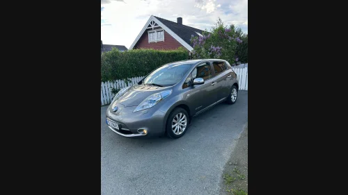NISSAN LEAF Tekna