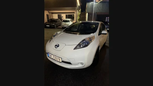 NISSAN LEAF Tekna