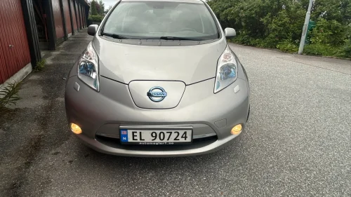 NISSAN LEAF Tekna