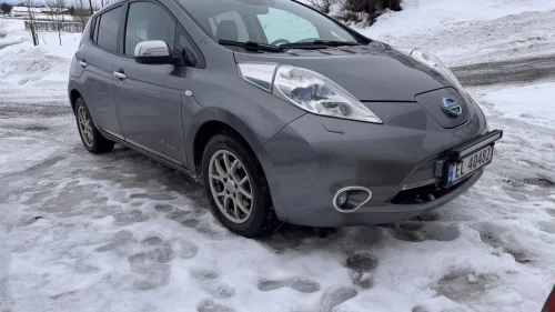 NISSAN LEAF