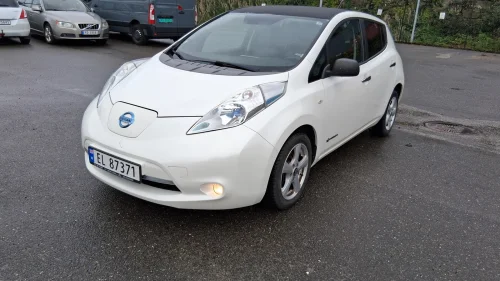 NISSAN LEAF