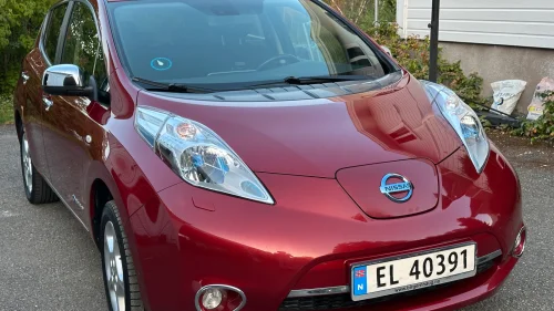 NISSAN LEAF