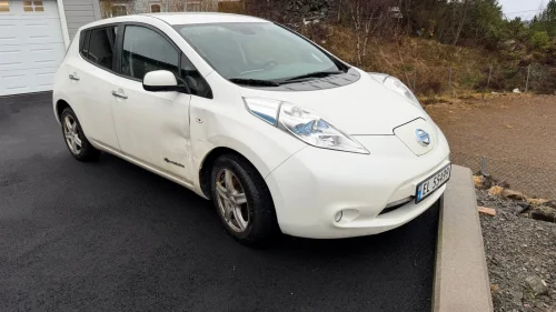 NISSAN LEAF