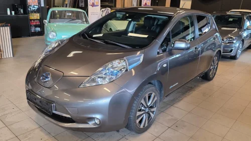 NISSAN LEAF Tekna/Bose/360kmera/rattvarme/12av12 streker